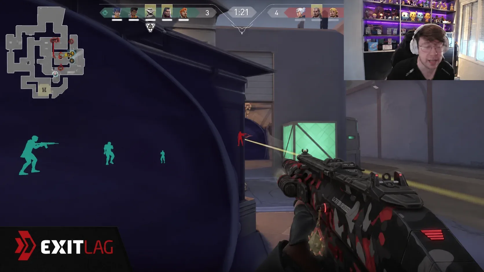 Creator apresentando uma ativação de watch party da ExitLag
